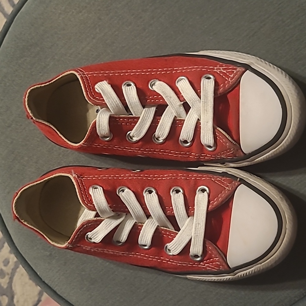 Converse red size 12
